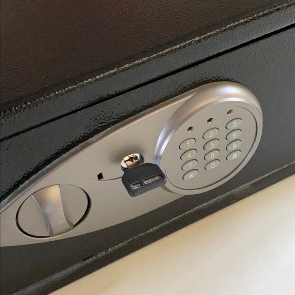 SentrySafe Home Safe - Picture 6 of 8